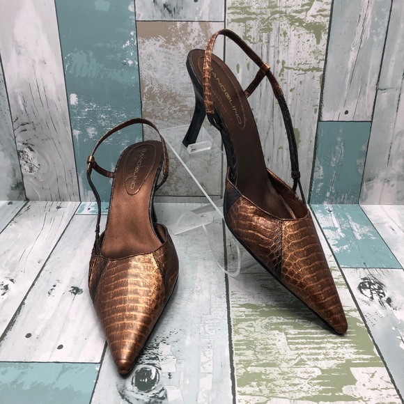 Shoes - Bandolino Bronze Leather Heels Size 6M